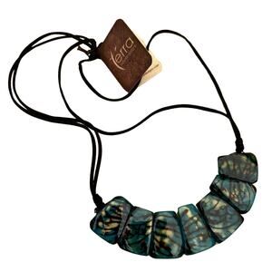 Terra Natural Designs NWT Nut Collar Necklace